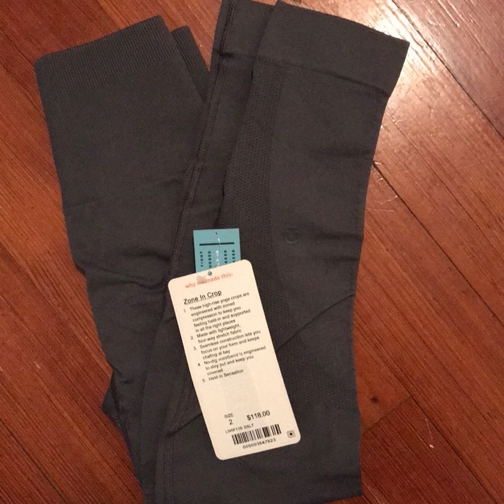 lululemon zone-in crop, size 2